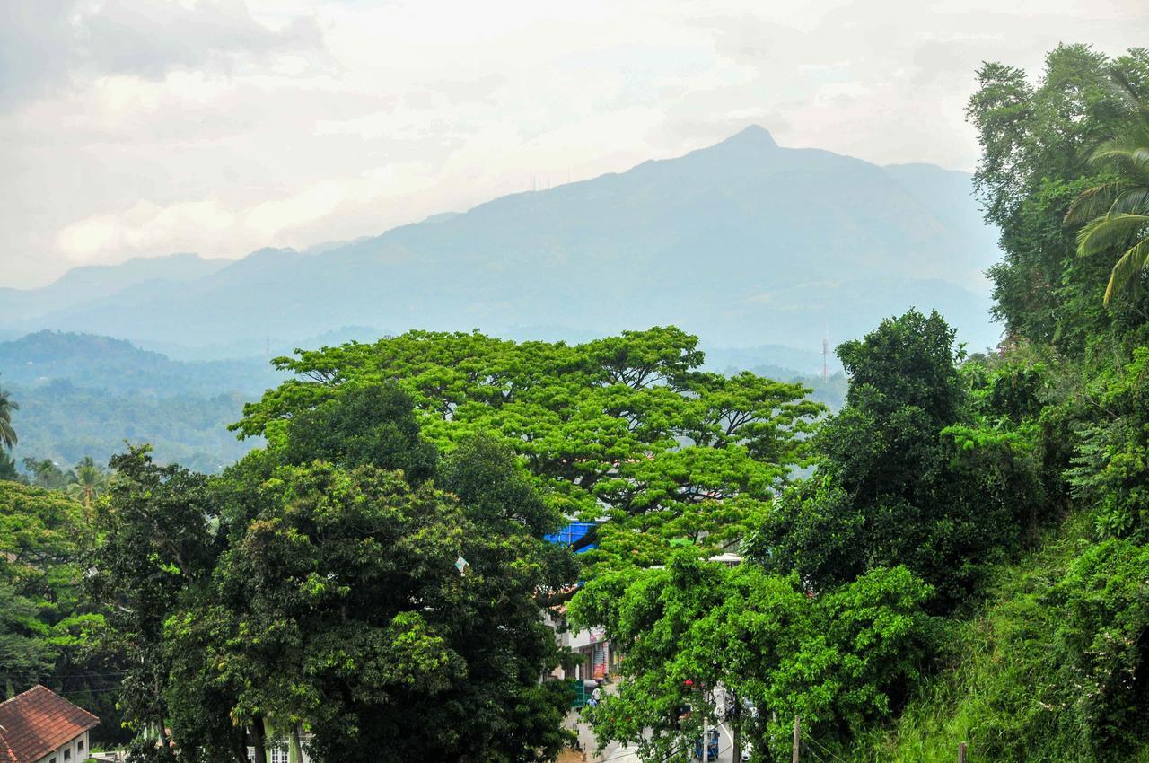 Vendol Maliga Edge Hotel Kandy Exterior foto