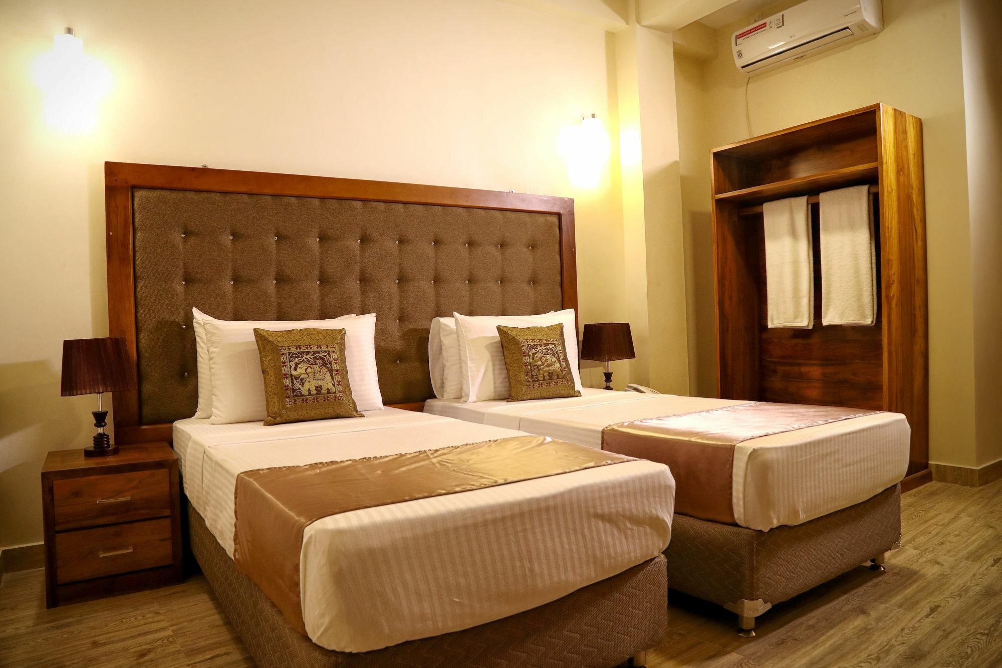 Vendol Maliga Edge Hotel Kandy Exterior foto
